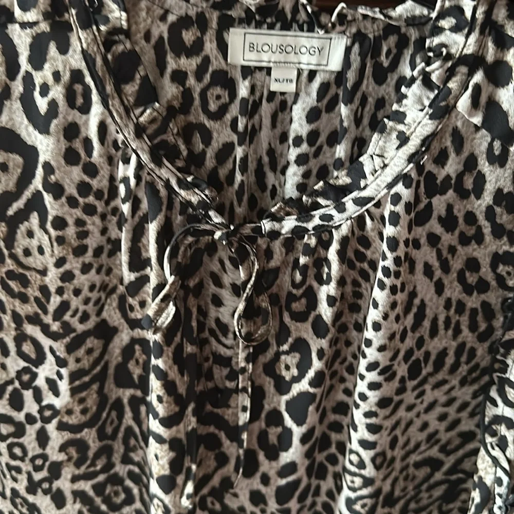 EUC SLEEVELESS RFFLE CAP BLOUSE SIZE XL - Picture 4 of 5